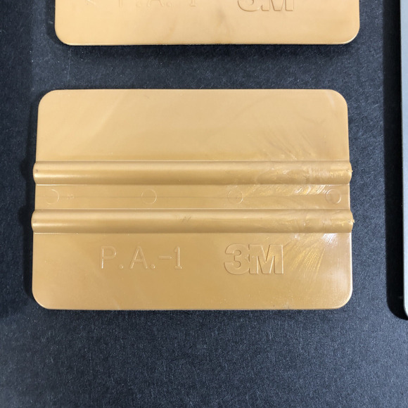 Lot: 2 3M PA-1 4", One 6" Squeegee Applicator, 3 6" Felt Sleeves - Picture 2 of 5